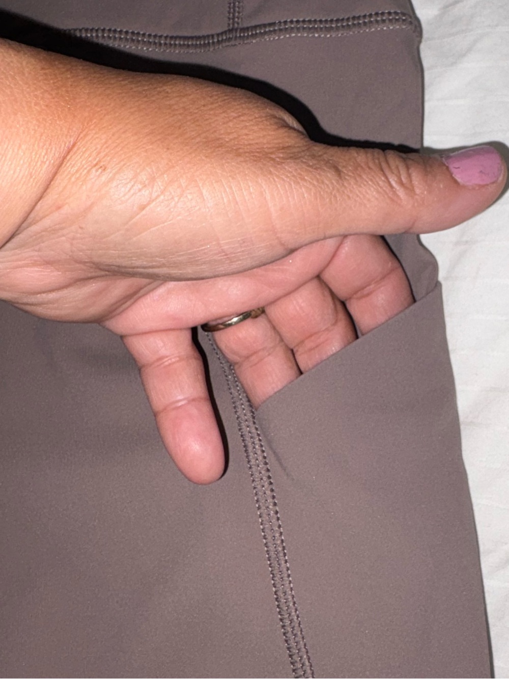 Vuori Legging in Mauve Taupe Hue - Picture 8 of 10